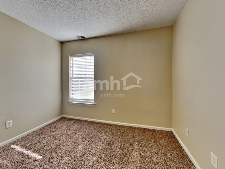 Building Photo - 228 Eagle Ridge Rd