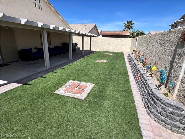 Building Photo - 2420 Rocky Brook St