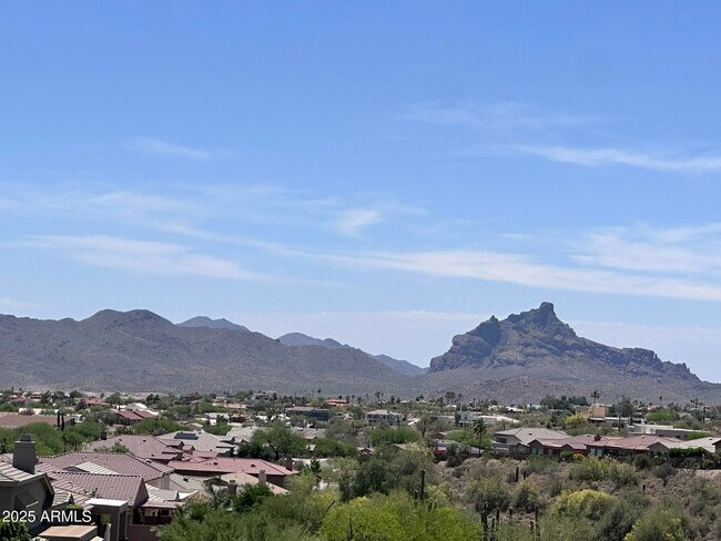 Building Photo - 13204 N Mountainside Dr