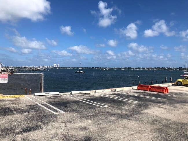 Building Photo - 4500 N Flagler Dr