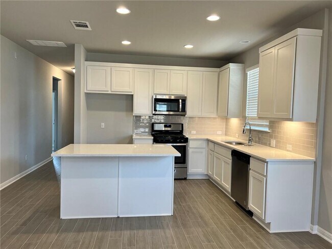 Building Photo - 2724 Juniper Woods Rd