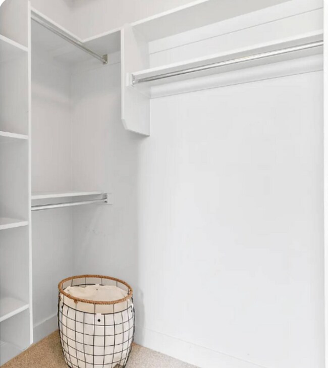 Building Photo - 1812 W Irini Ln