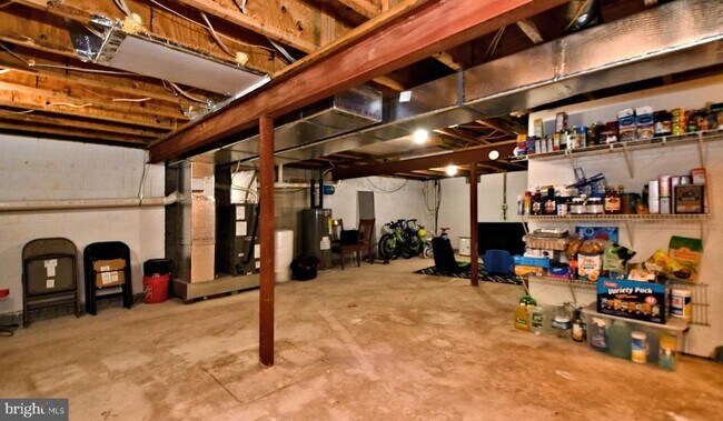 Building Photo - 800 Beacon Ct