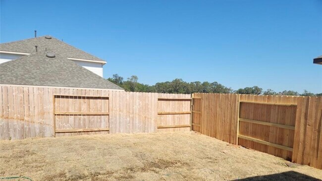 Building Photo - 9411 Hard Rock Rd