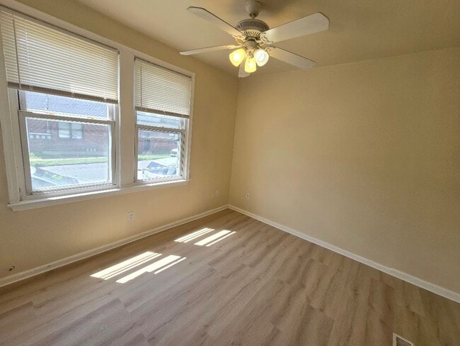 Building Photo - 559Groom1stfl&amp;2ndfl