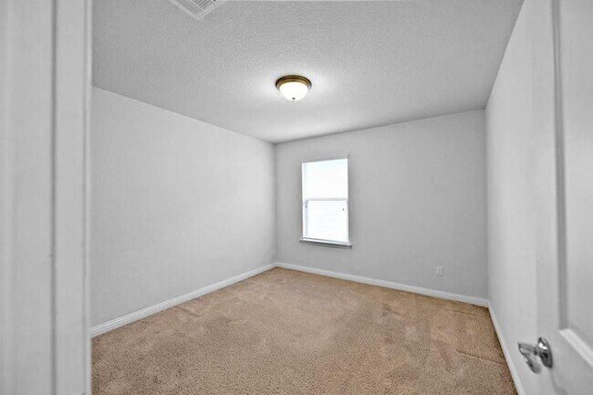 Building Photo - 16015 Remington Reserve Way