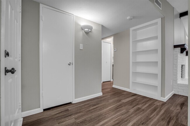 Building Photo - 6731 Gettysburg Dr