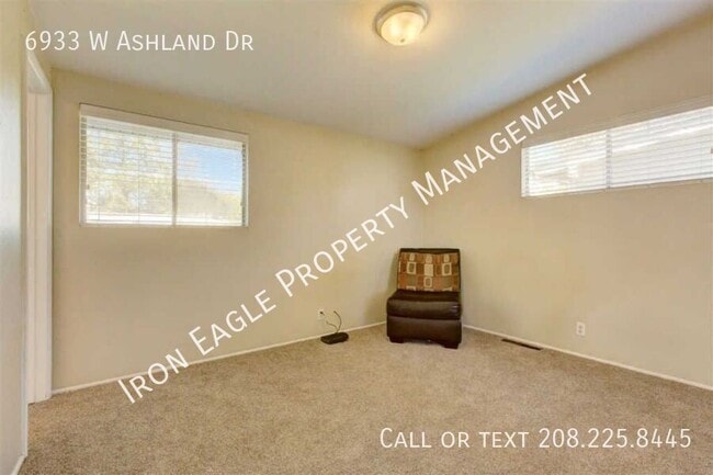 Building Photo - 6933 W Ashland Dr