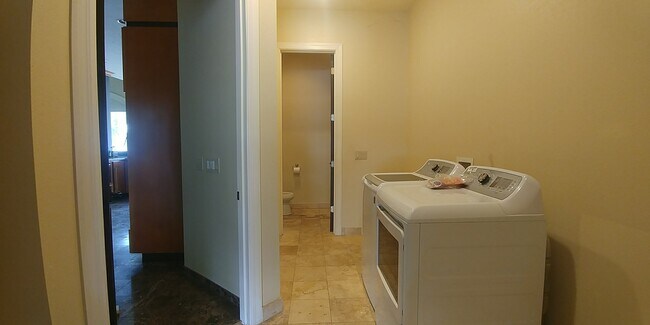 Building Photo - 406 Lillian Dr