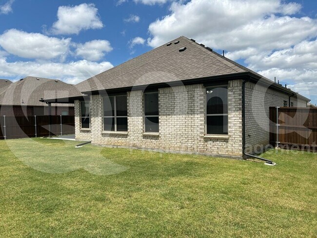 Building Photo - 533 Oleander Dr