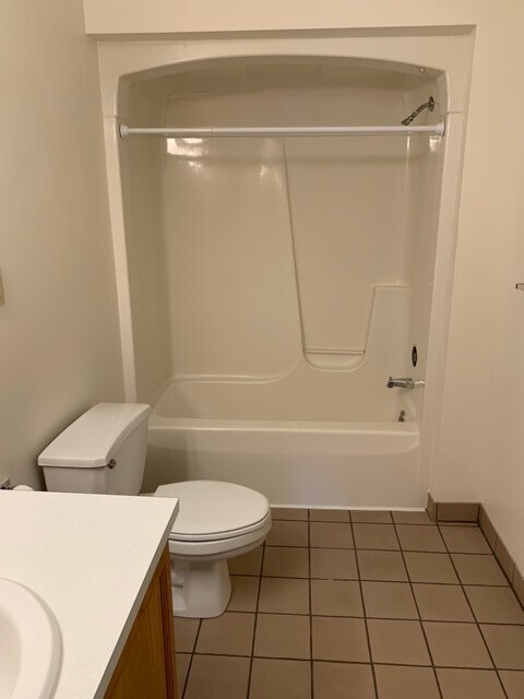 Full Bath - 5 Mruck St