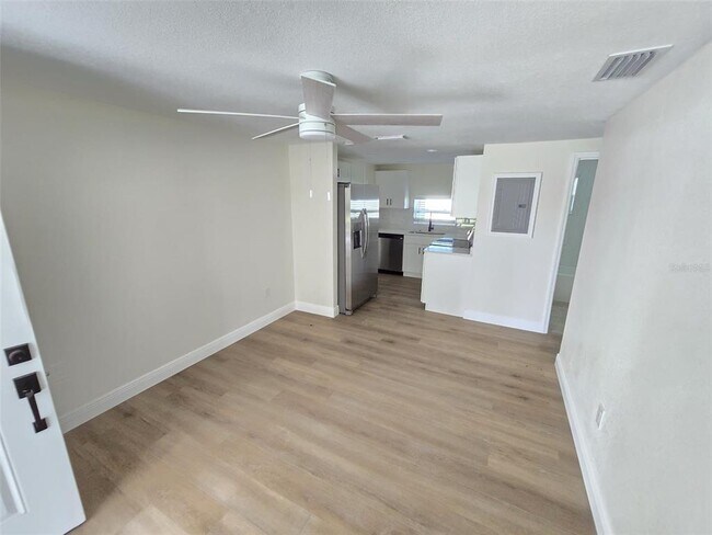 Building Photo - 416 W Ianthe St