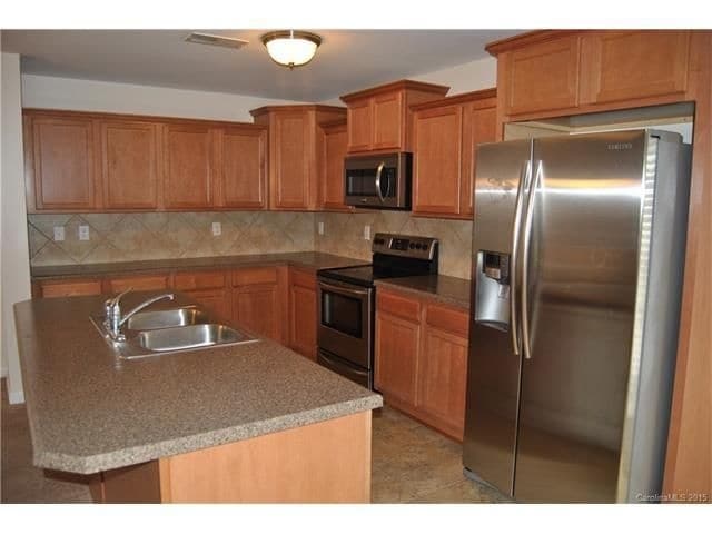 Building Photo - 7203 Waldon Park Lane