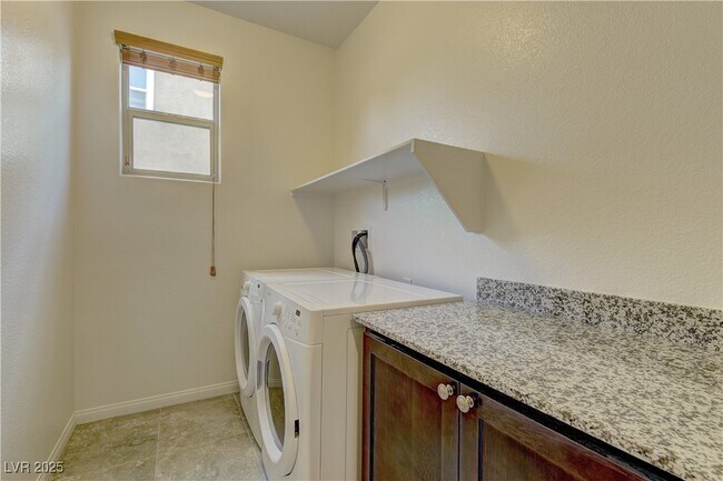Building Photo - 26 Kaku Ridge Way