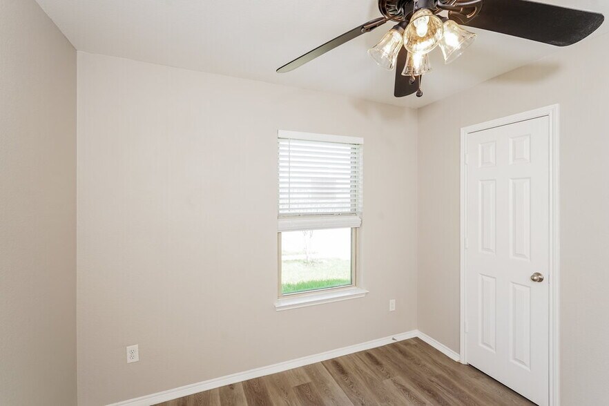 Building Photo - 5509 Northfield Dr
