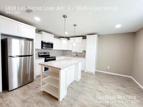 Building Photo - 3808 Las Vistas Ln
