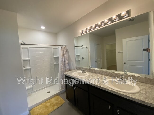 Building Photo - 2712 Storybrook Preserve Dr