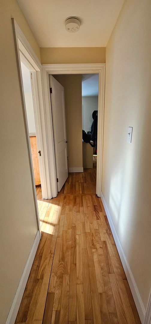 Building Photo - 389 E Allen St