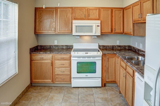 Building Photo - 2 br, 2 bath Townhome - Hattie Greene