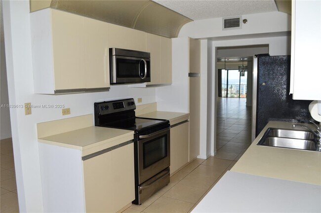 Building Photo - 1201 S Ocean Dr