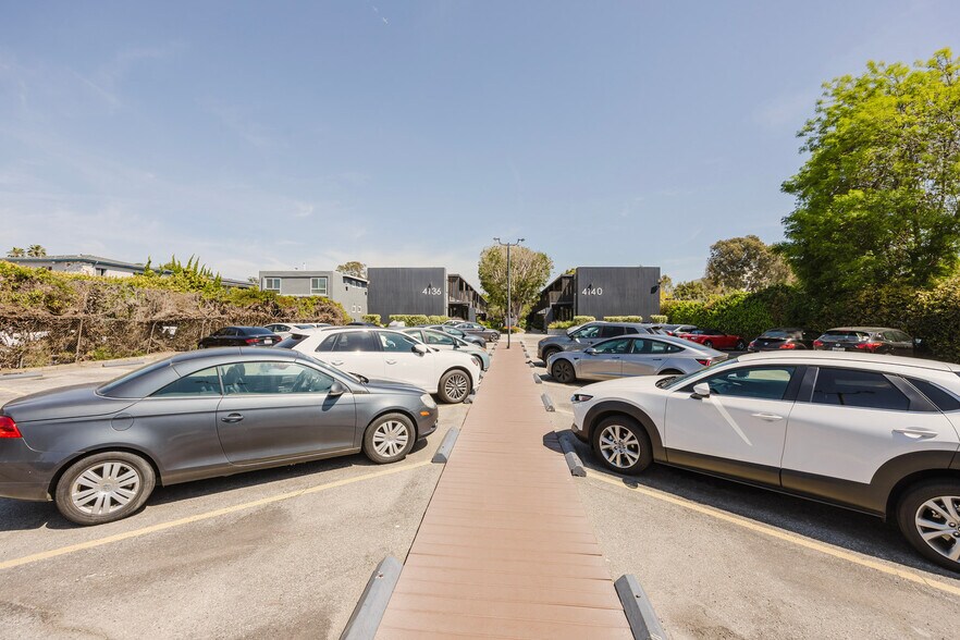 Building Photo - 4136 Grand View Blvd