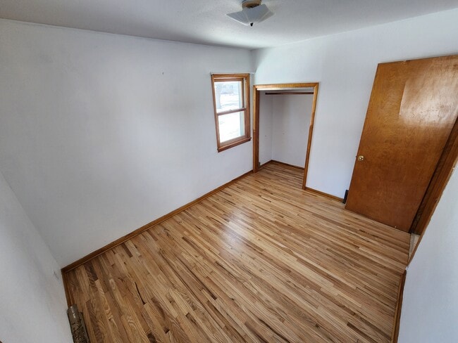 Building Photo - 306 W 4th Ave S