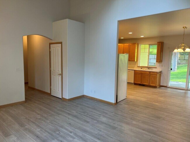 Building Photo - 2805 W 20th Ave