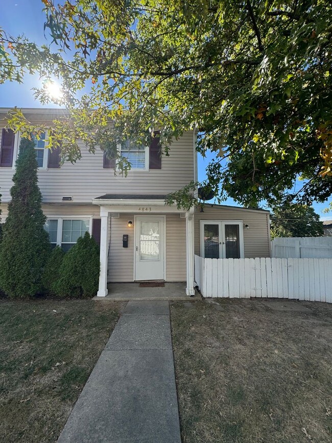 Primary Photo - Pike Twp - 3 BR