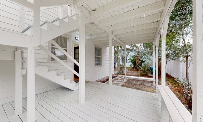 Building Photo - Pristine Neptune Beach Remodel: 2 Blocks to the Sand and Walkable to Everything!