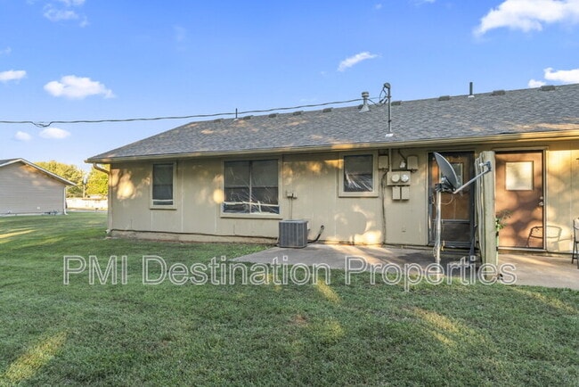Building Photo - 8600 Kill Creek Rd