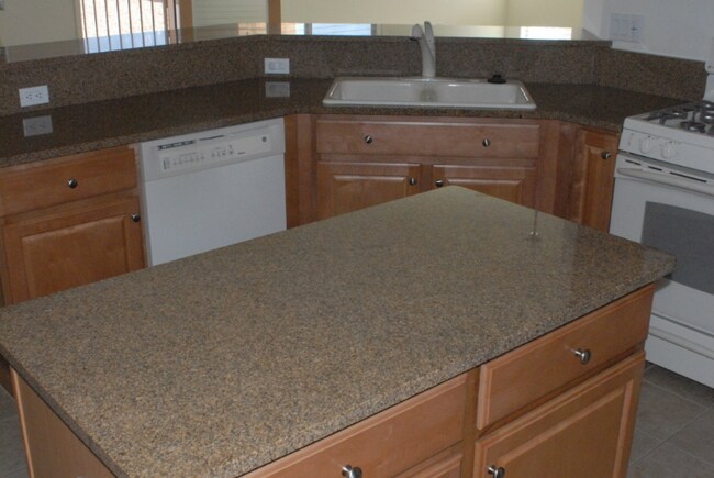 Building Photo - 15128 N Rugged Lark Dr