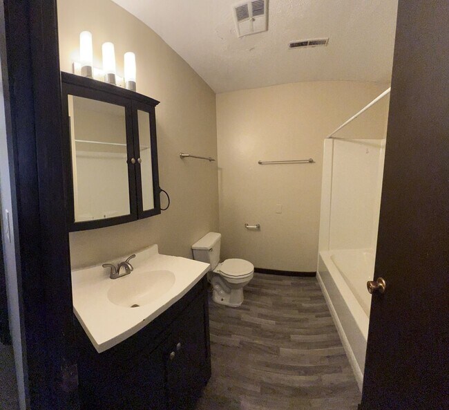 Building Photo - 4010 Westover Rd SE