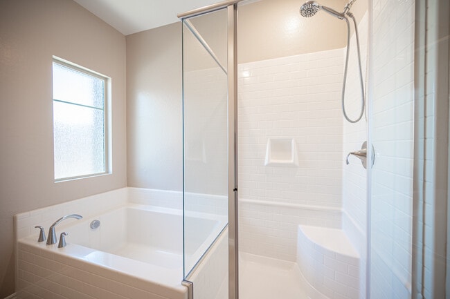 Building Photo - 600 N Carriage Hill Dr