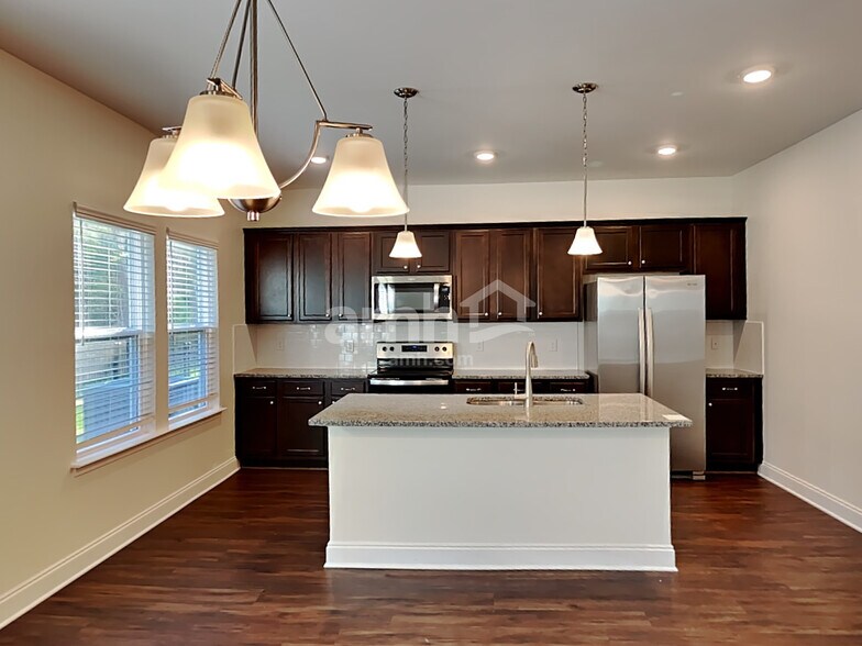 Building Photo - 5932 Hagar Vly Dr