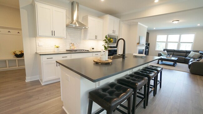Building Photo - 329 Sparrow Rdg Dr