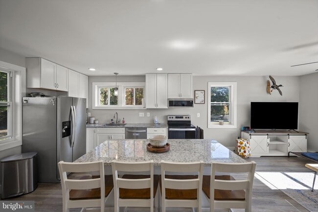 Building Photo - 11021 Bowerman Rd