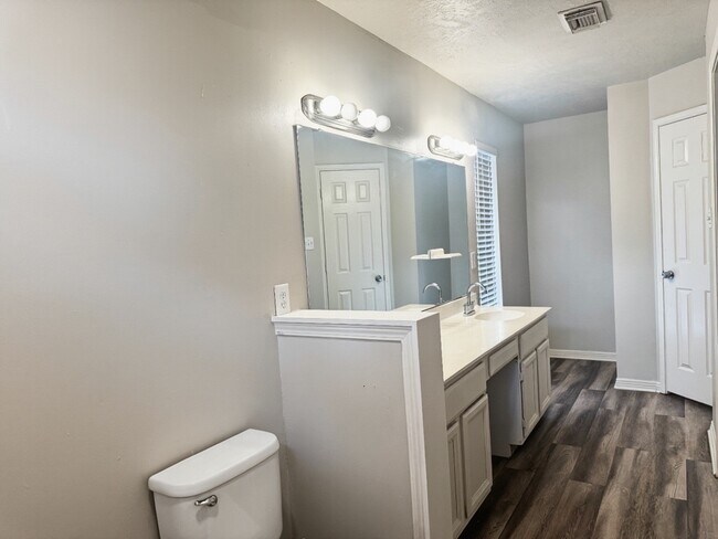 Building Photo - 31248 N Head Dr