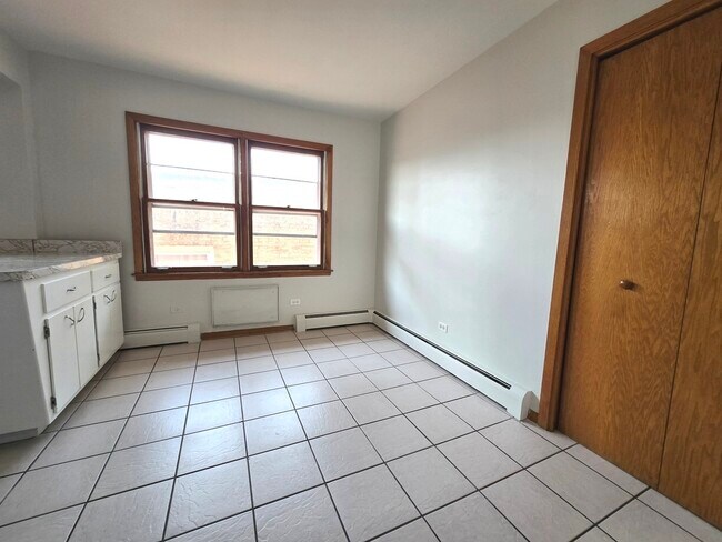 Building Photo - 6549 N Natoma Ave
