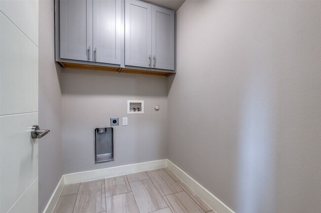 Building Photo - 4316 Hartford St