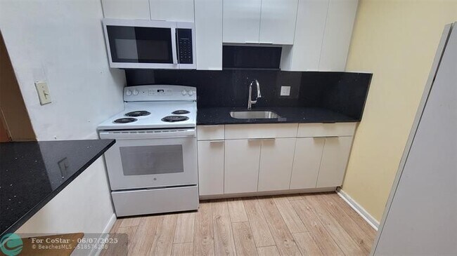 Building Photo - 151 SW 135th Terrace