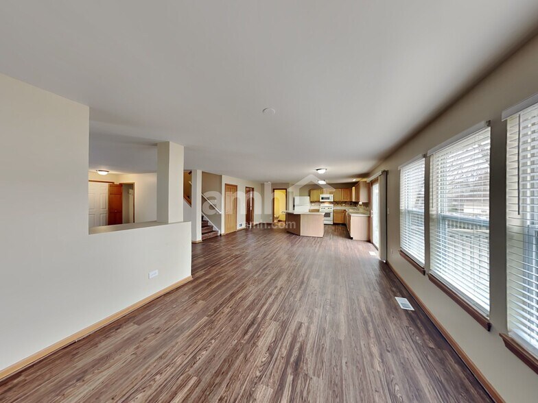 Building Photo - 3229 Kenilworth Ln