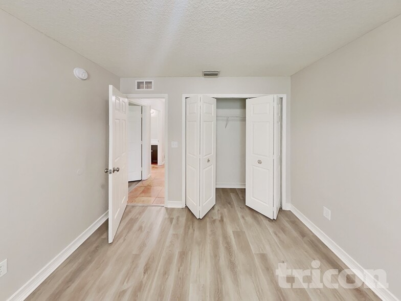 Building Photo - 928 Heritage Lakes Dr