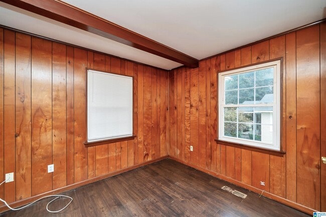 Building Photo - 305 Rose Hill Rd