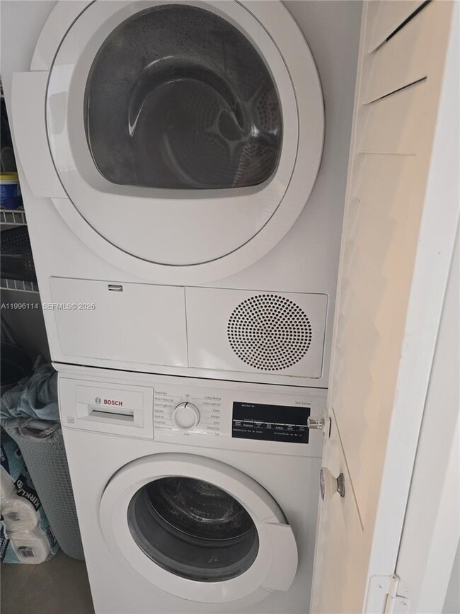 Building Photo - 1498 Jefferson Ave