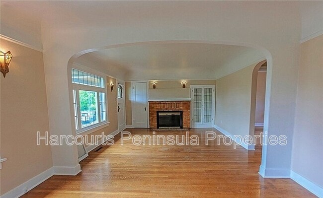 Building Photo - 4 Webster Pl