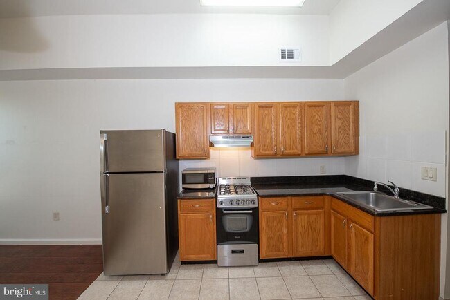 Building Photo - 1526 Mt Vernon St