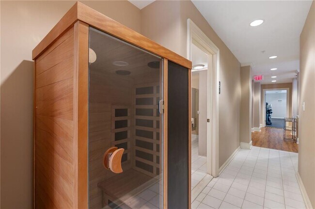 Building Photo - 3275 Lenox Rd NE