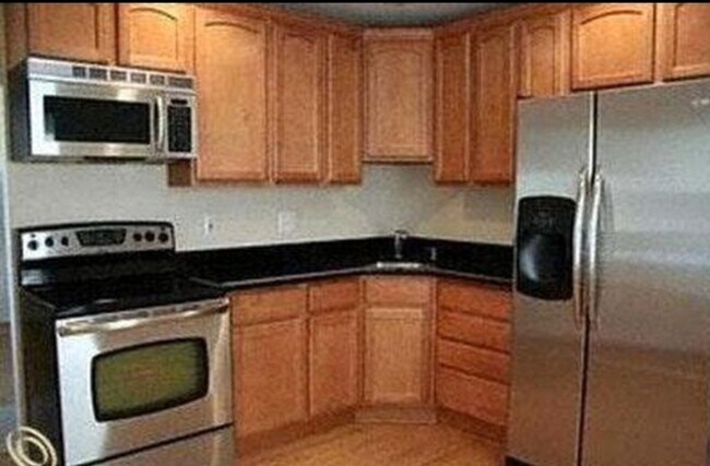 Building Photo - 1409 Gardenia Ave