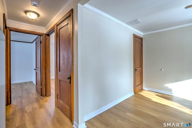 Building Photo - 127 Mulberry St