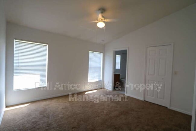 Building Photo - 6142 Olivedale Dr